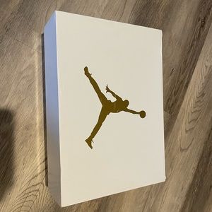 Air Jordans. Retro 6